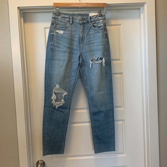 NWT American Eagle Mom Jeans - Picture 1 of 7
